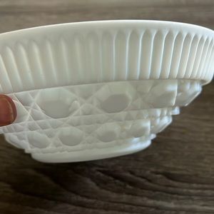 Gorgeous mint condition Vintage 1960's Milk Gass Bowl.